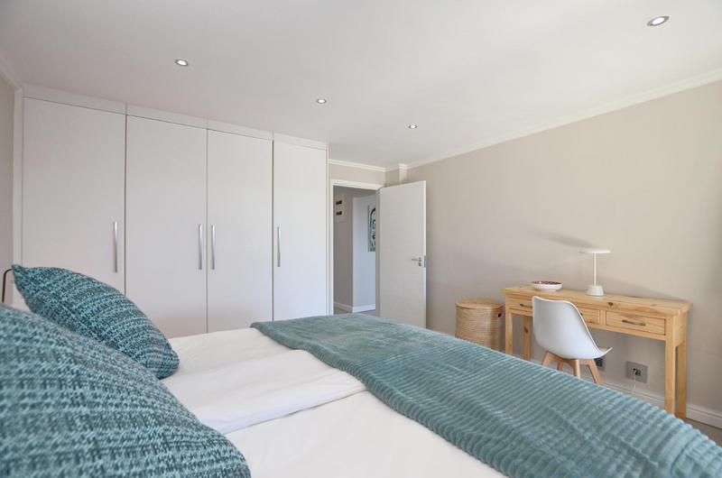 To Let 1 Bedroom Property for Rent in Bloubergstrand Western Cape